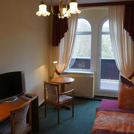 Ξενοδοχείο Felsenburg 3*