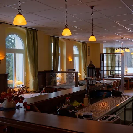 Ξενοδοχείο Felsenburg 3*